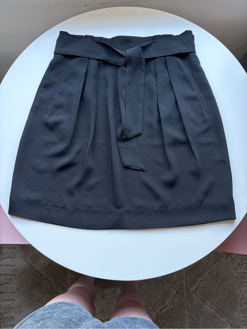 Adorable H&M Women's Black Tie-Waist Pleated Skirt, EUC!